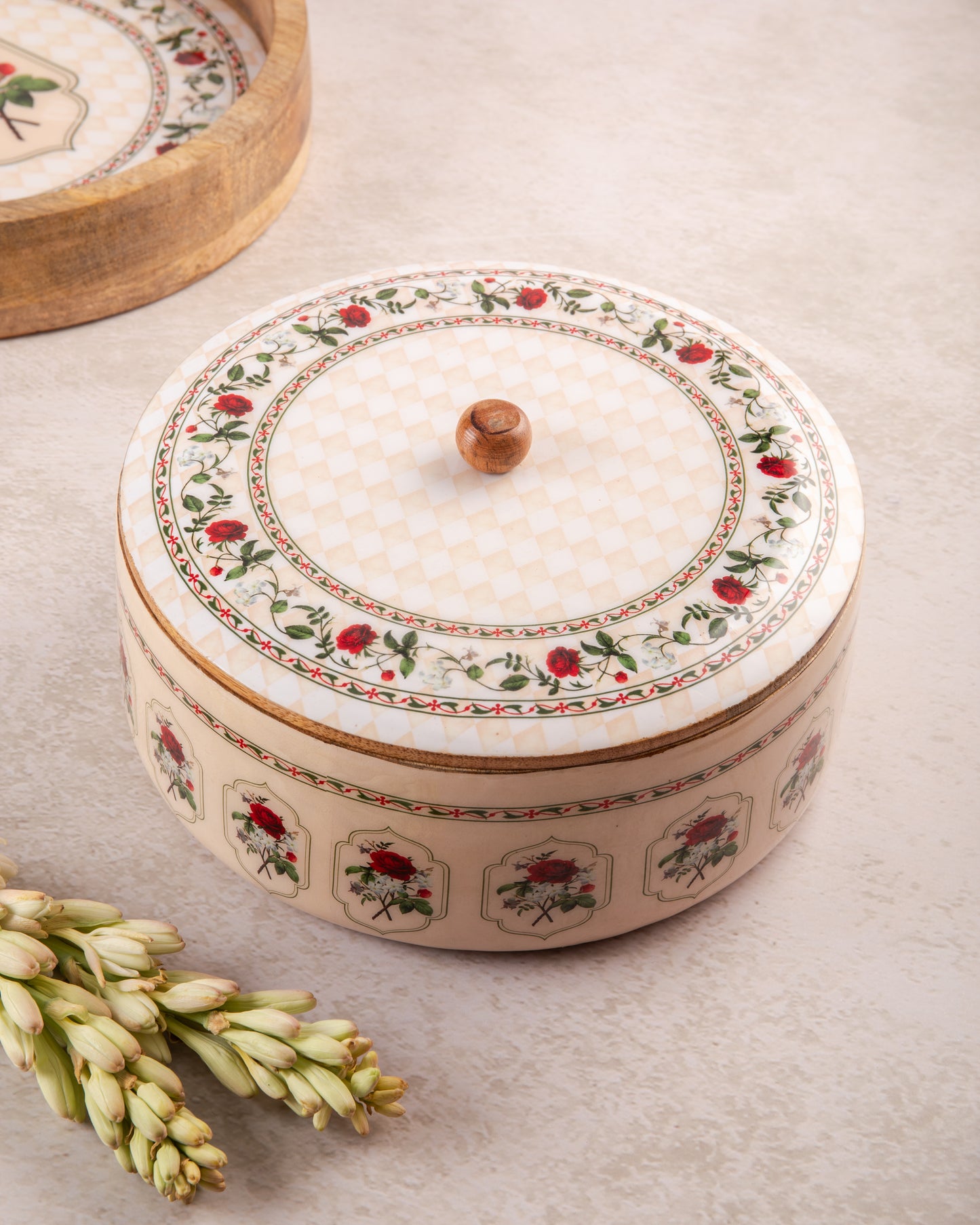 Red Rose bowls with steel pots