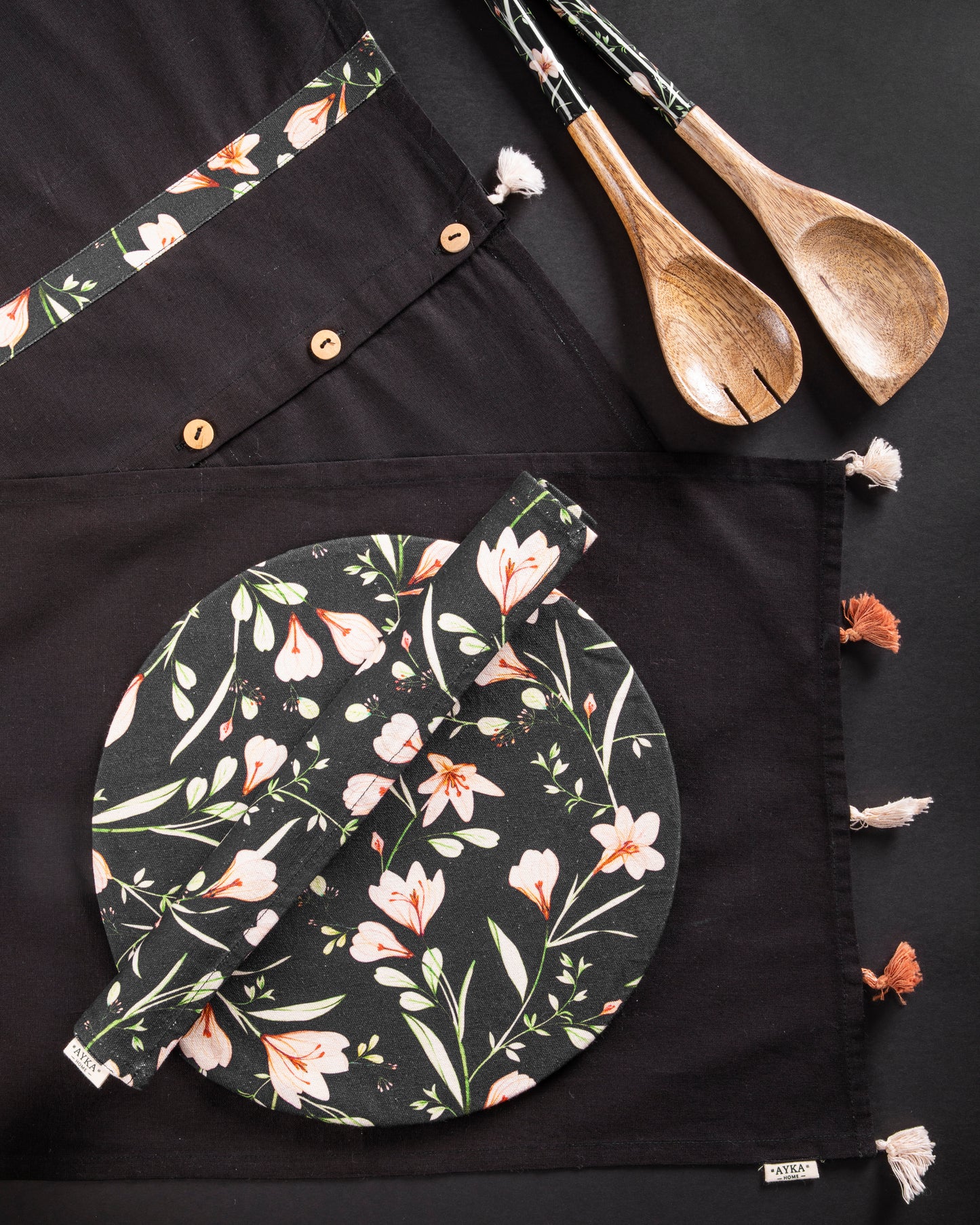 Table Mat With Tassels - Black