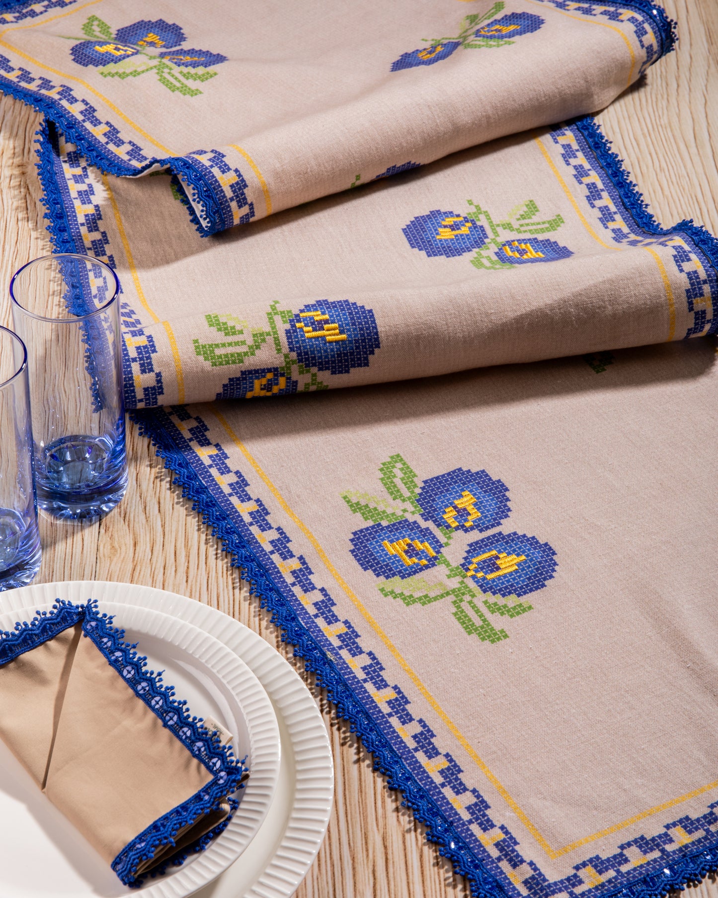 Runner - Aprajita - Beige