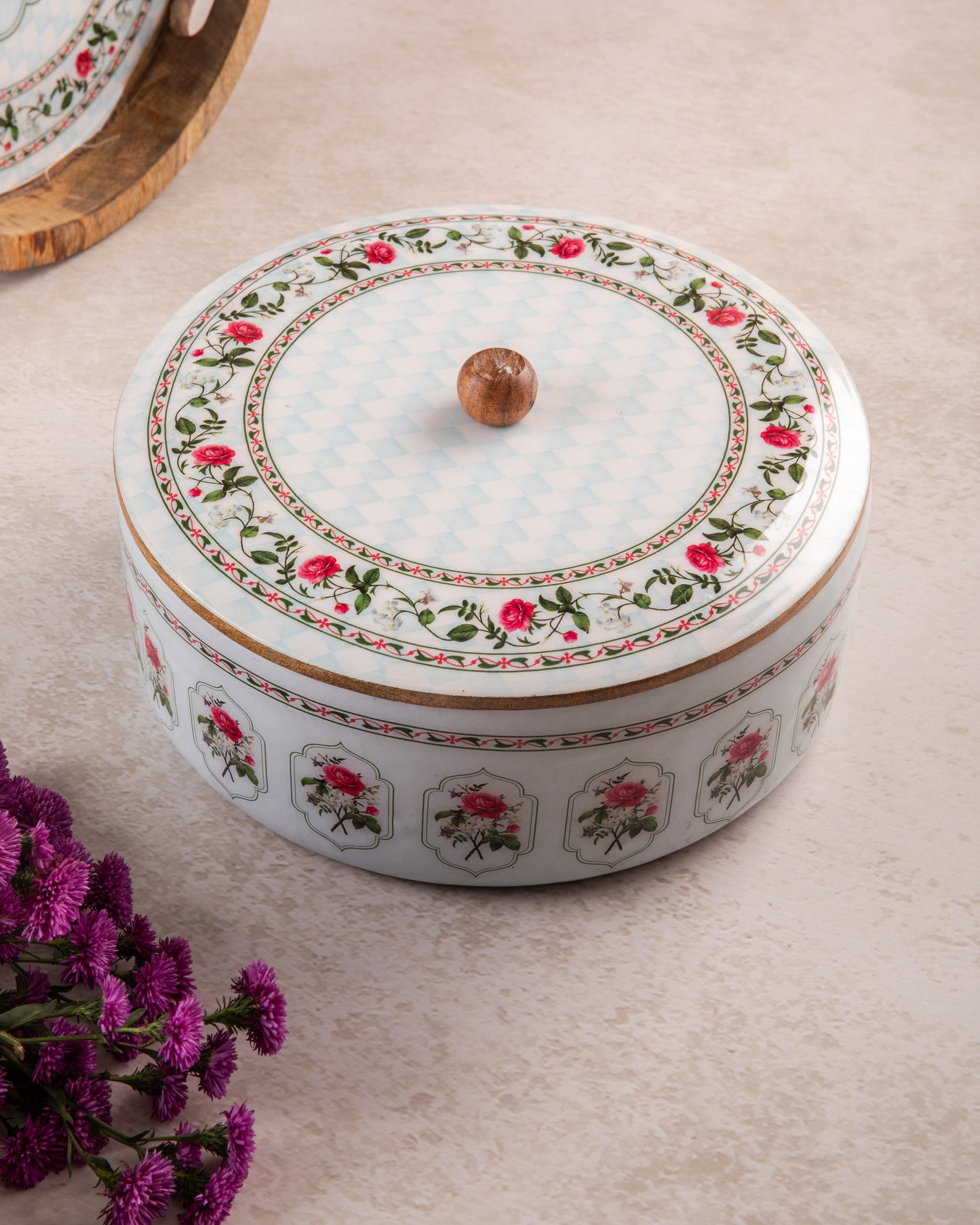 Pink rose bowls with steel pots