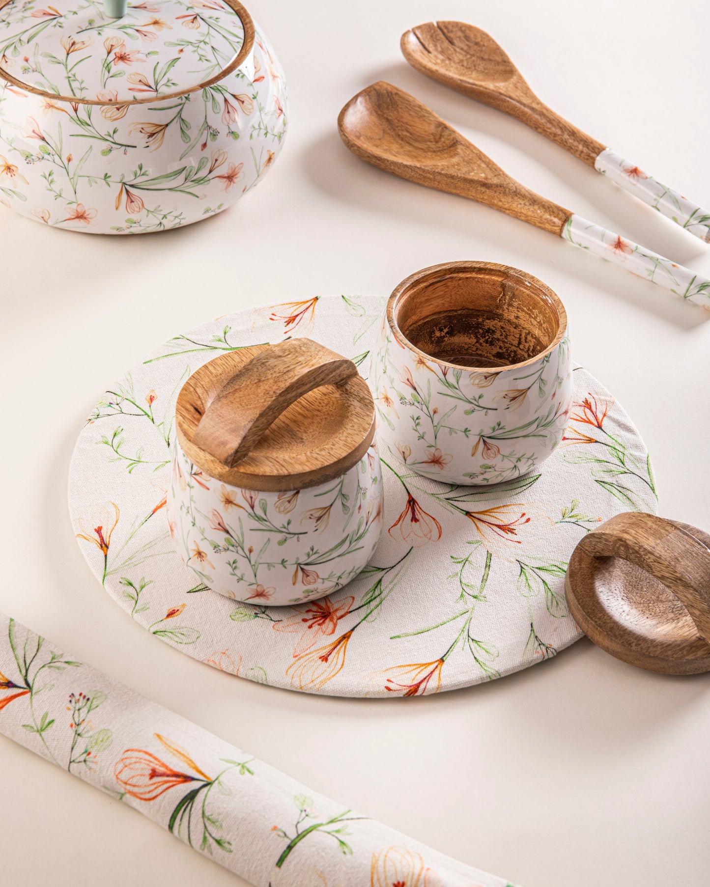 Set of 2 Jars - White