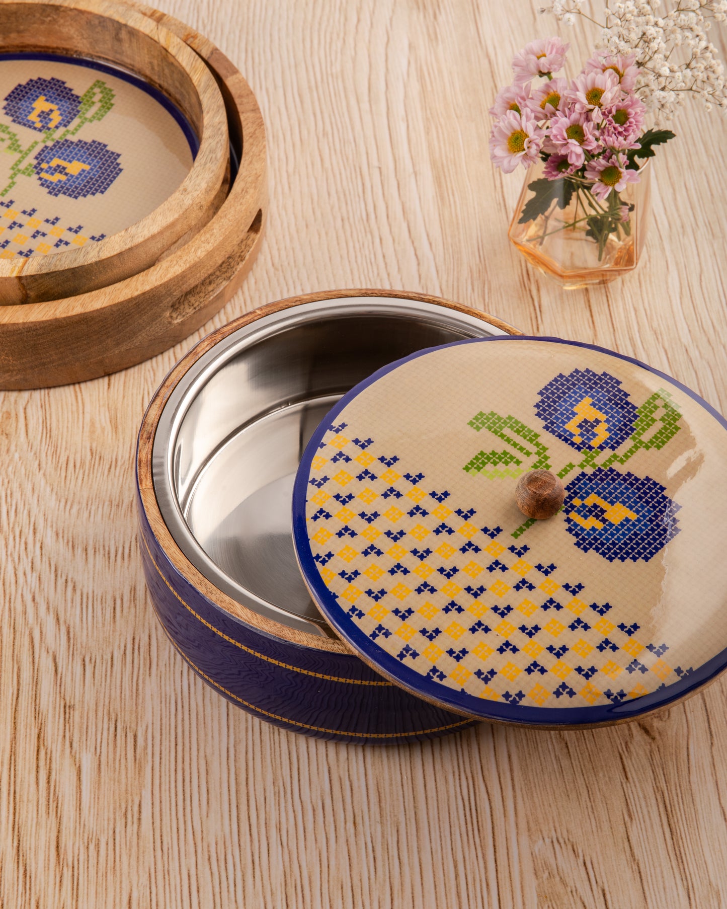 Bowls with steel pots - Aparajita - Beige